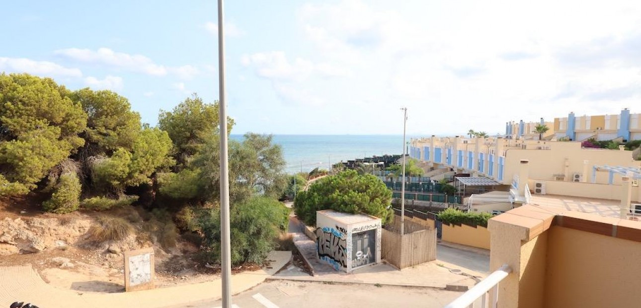 Sale - Apartment / flat -
Orihuela Costa - Campoamor