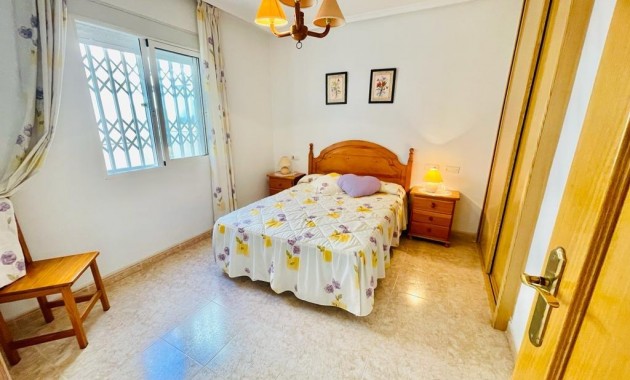 Herverkoop - Penthouse -
Torrevieja - Playa del cura