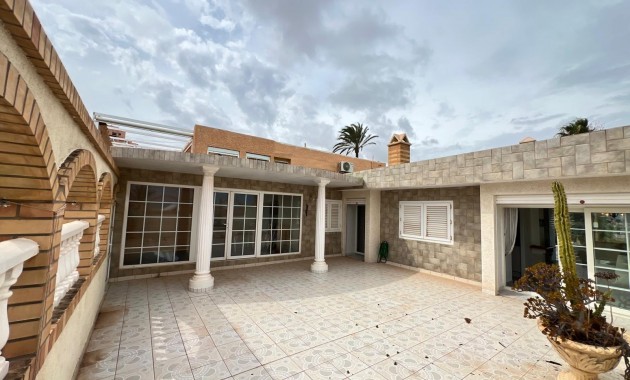 Herverkoop - duplex -
Torrevieja - Torre la mata