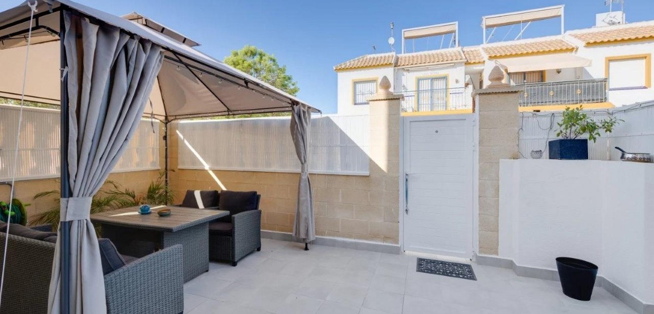 Venta - Bungalow -
Torrevieja - Doña ines