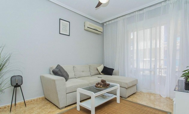 Sale - Apartment / flat -
Torrevieja - Acequion