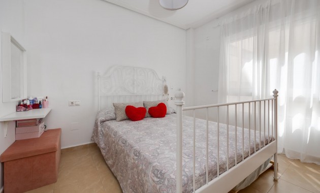 Sale - Apartment / flat -
Torrevieja - Aguas nuevas 1