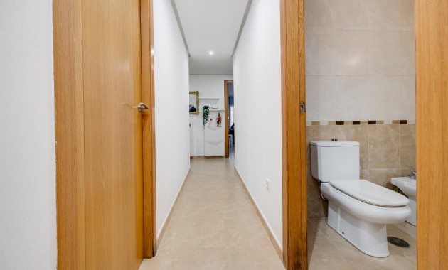 Sale - Apartment / flat -
Torrevieja - Aguas nuevas 1