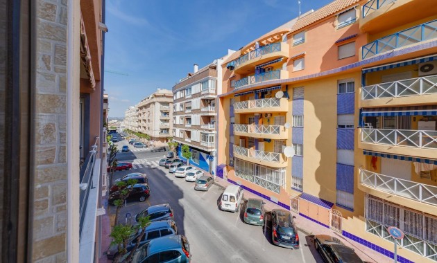 Sale - Apartment / flat -
Torrevieja - Aguas nuevas 1