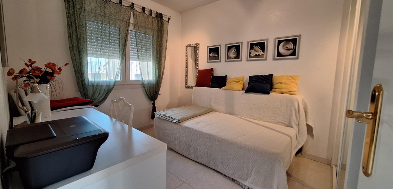 Sale - Bungalow -
Orihuela Costa - Playa Flamenca Norte