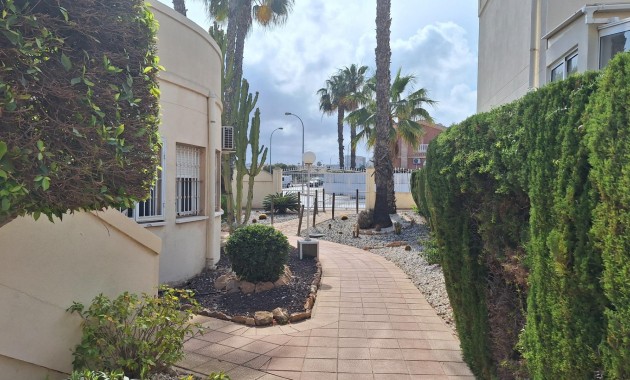 Sale - Bungalow -
Orihuela Costa - Playa Flamenca Norte