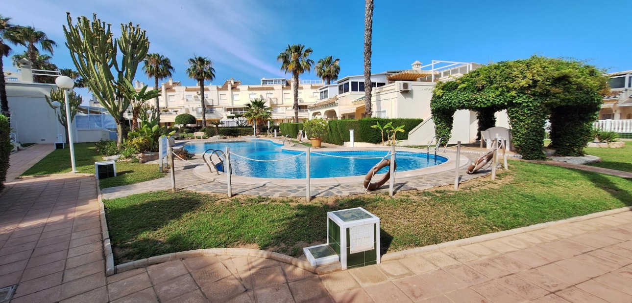 Sale - Bungalow -
Orihuela Costa - Playa Flamenca Norte