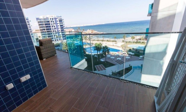 Sale - Apartment / flat -
Torrevieja - Punta prima