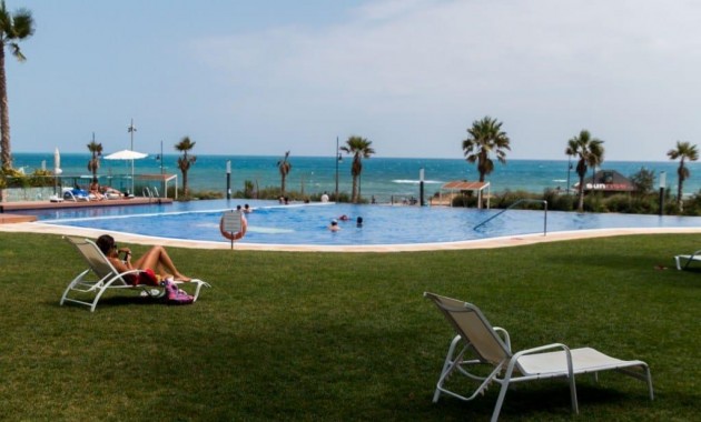 Sale - Apartment / flat -
Torrevieja - Punta prima