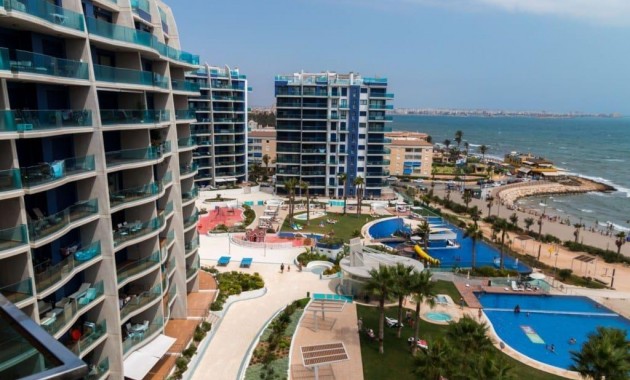 Sale - Apartment / flat -
Torrevieja - Punta prima