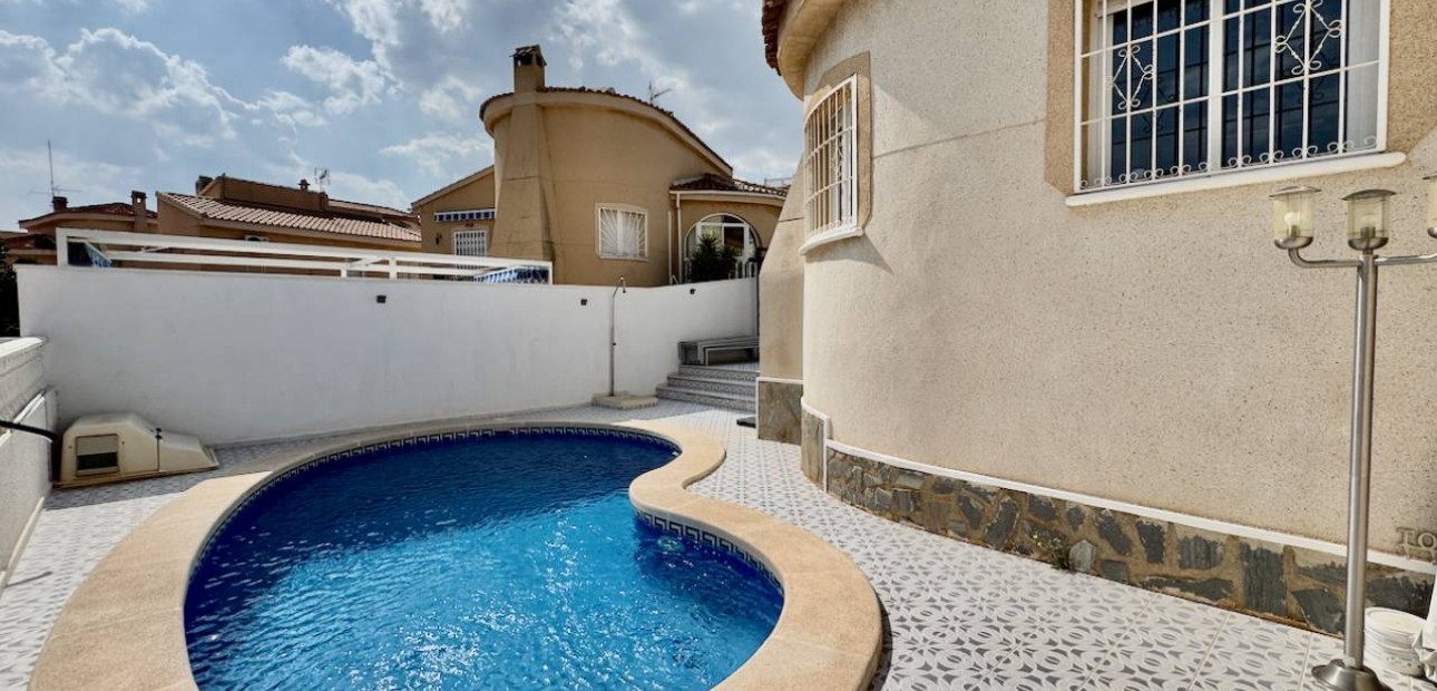 Venta - Villa -
Ciudad Quesada - La  Marquesa Golf