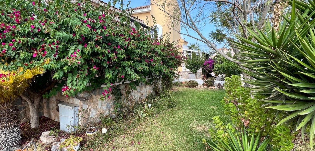 Venta - Villa -
Orihuela Costa - Punta Prima