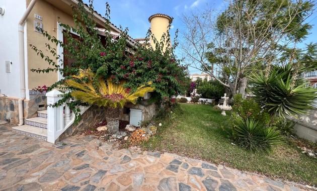 Venta - Villa -
Orihuela Costa - Punta Prima