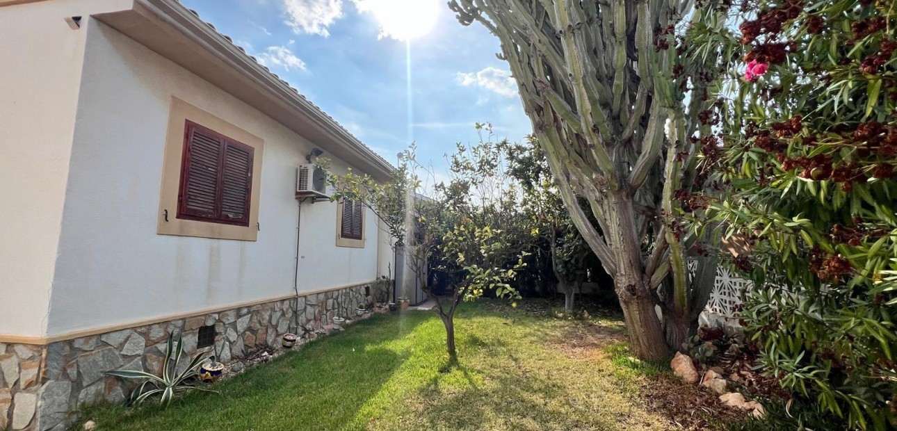 Venta - Villa -
Orihuela Costa - Punta Prima