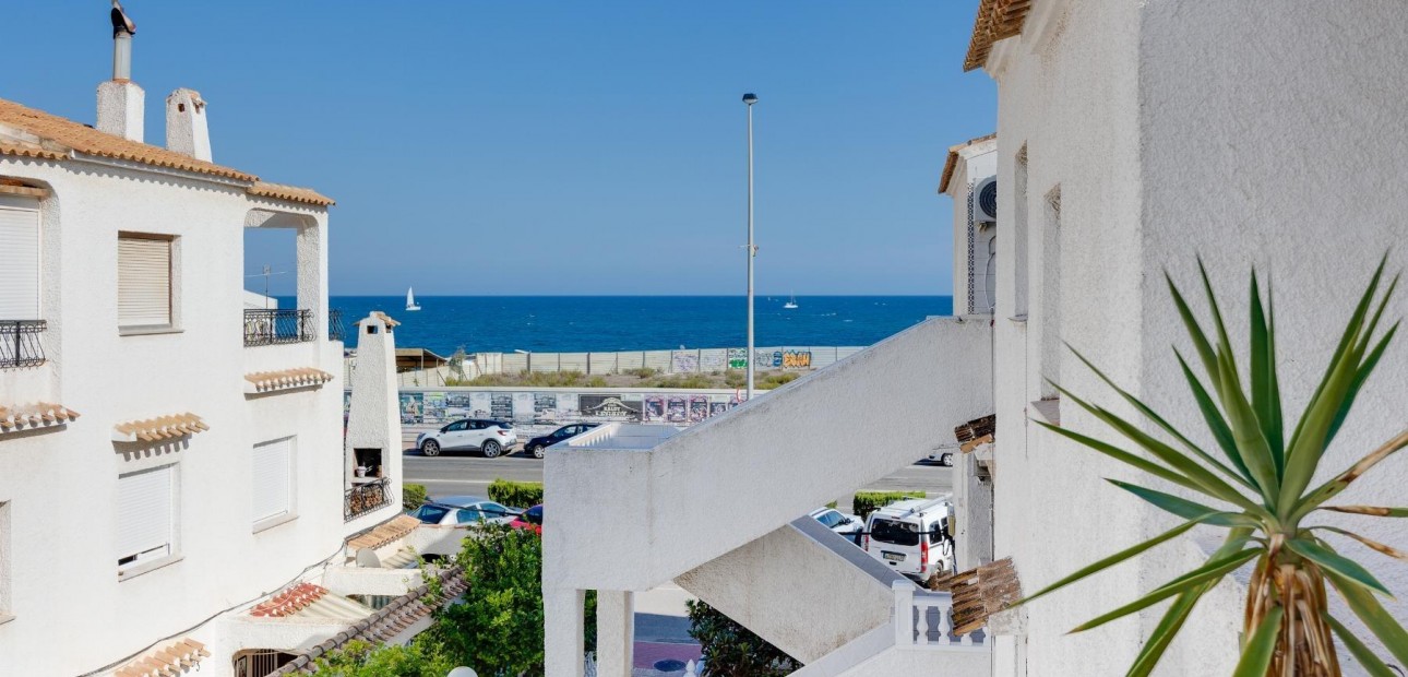 Herverkoop - Bungalow -
Torrevieja - Playa de los Naufragos