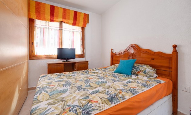 Venta - Bungalow -
Torrevieja - Playa de los Naufragos