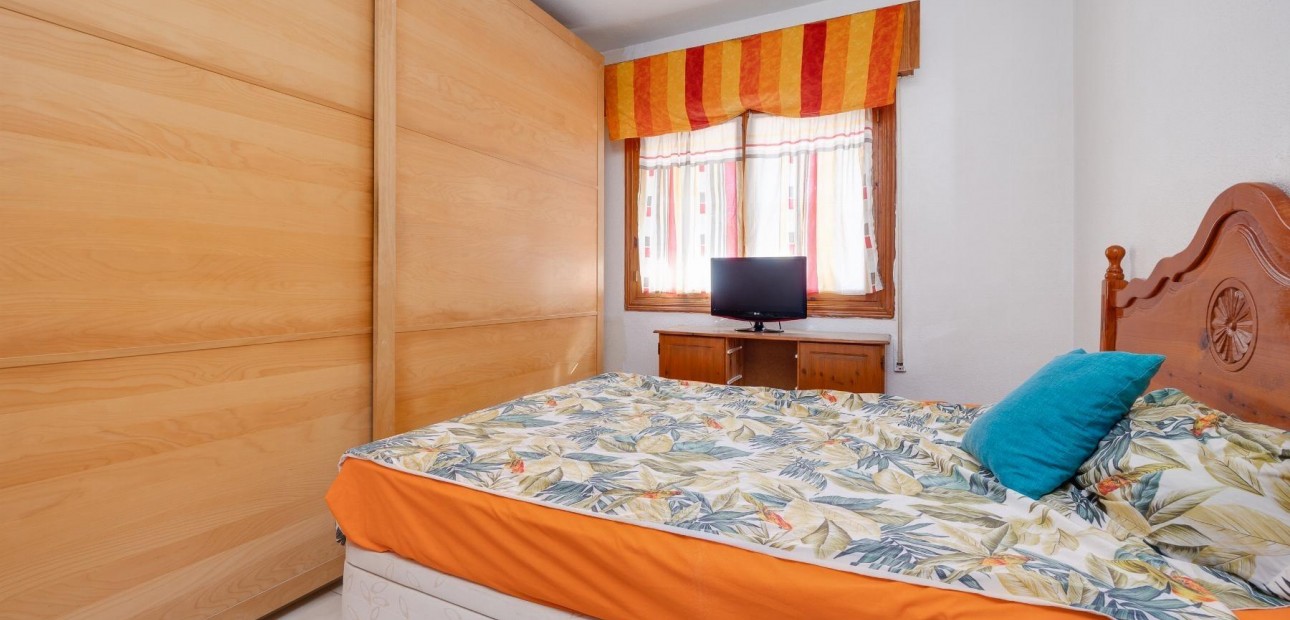 Venta - Bungalow -
Torrevieja - Playa de los Naufragos