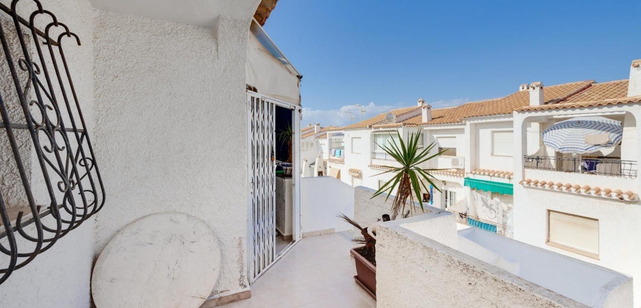 Herverkoop - Bungalow -
Torrevieja - Playa de los Naufragos