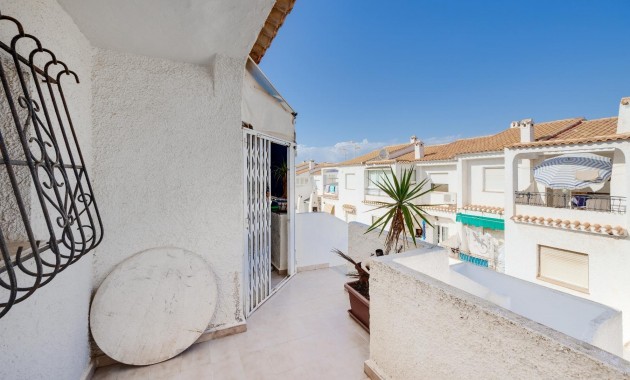 Venta - Bungalow -
Torrevieja - Playa de los Naufragos