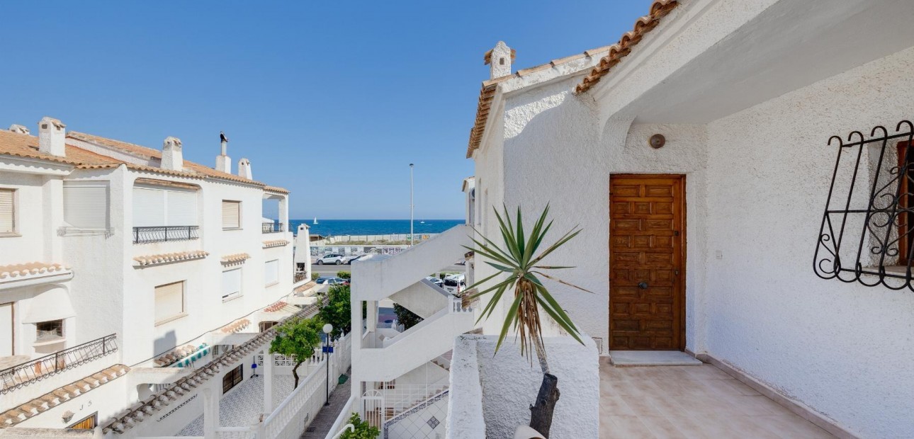 Herverkoop - Bungalow -
Torrevieja - Playa de los Naufragos