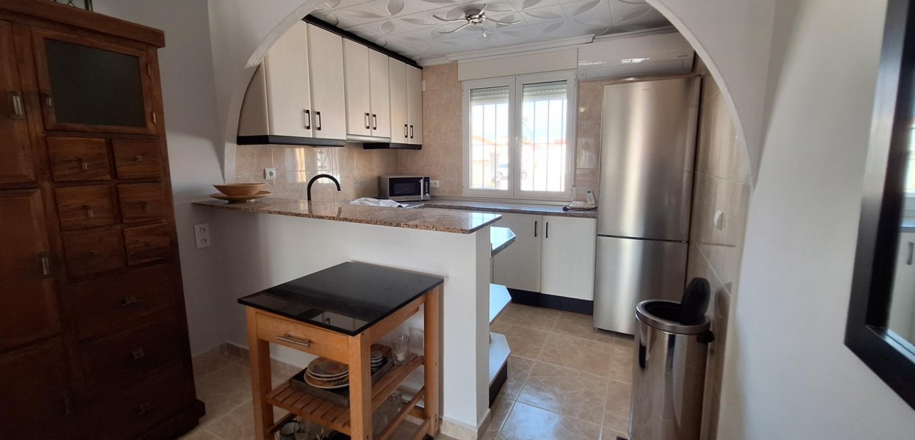 Herverkoop - Bungalow -
Torrevieja - Torretas