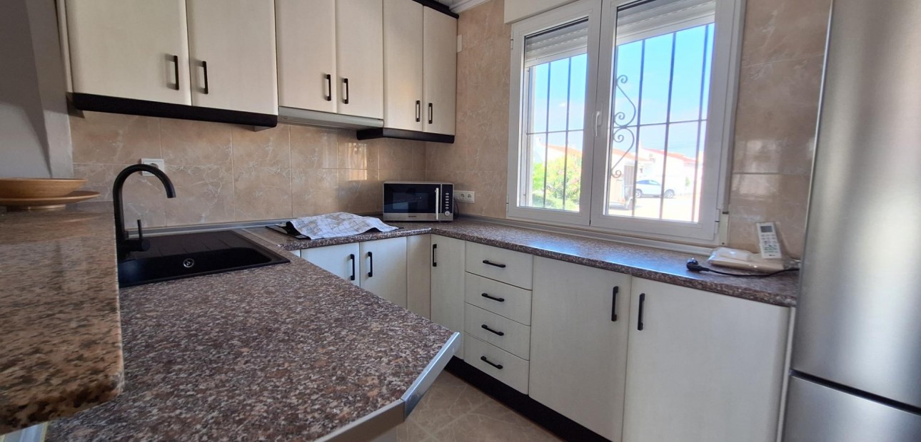 Sale - Bungalow -
Torrevieja - Torretas