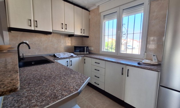 Sale - Bungalow -
Torrevieja - Torretas