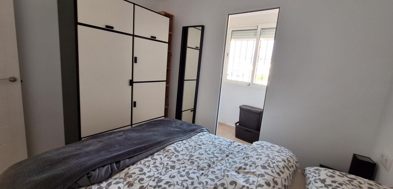 Venta - Bungalow -
Torrevieja - Torretas