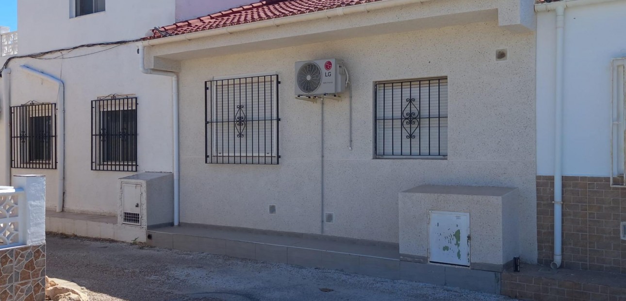 Venta - Bungalow -
Torrevieja - Torretas