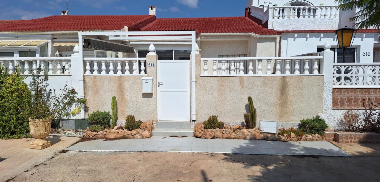 Herverkoop - Bungalow -
Torrevieja - Torretas