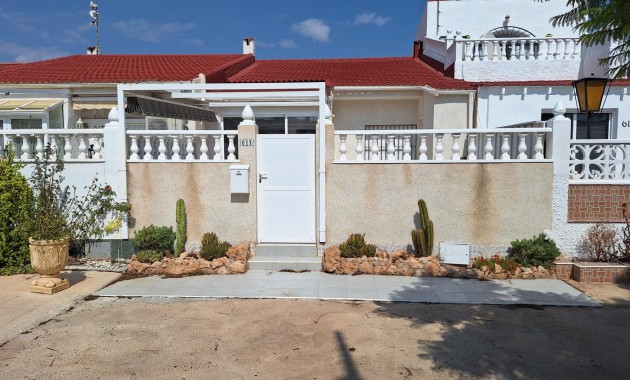 Herverkoop - Bungalow -
Torrevieja - Torretas