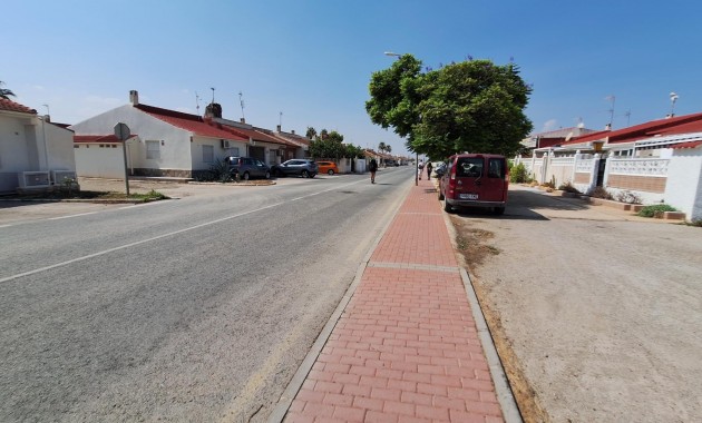 Sale - Bungalow -
Torrevieja - Torretas