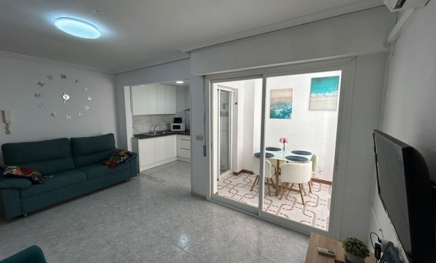 Sale - Apartment / flat -
Torrevieja - Estacion de autobuses