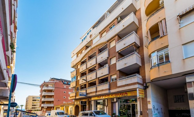 Herverkoop - Appartement / flat -
Torrevieja - Estacion de autobuses