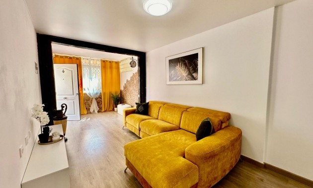 Herverkoop - Bungalow -
Torrevieja - Torreblanca