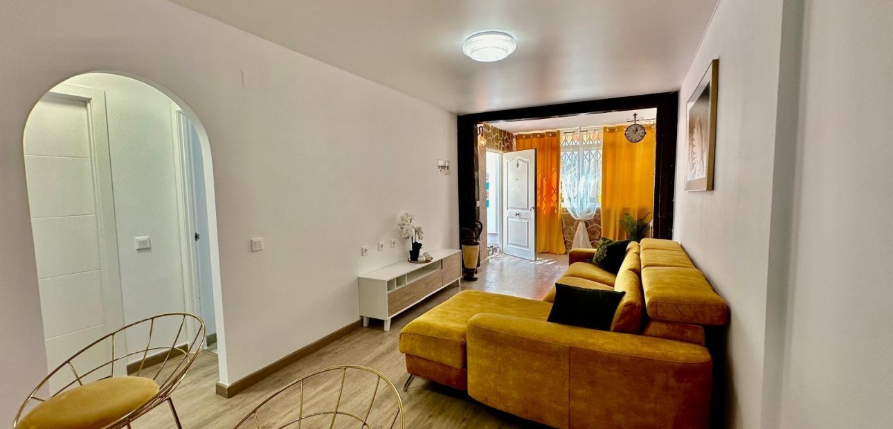 Herverkoop - Bungalow -
Torrevieja - Torreblanca