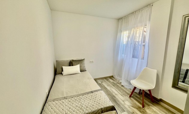 Herverkoop - Bungalow -
Torrevieja - Torreblanca