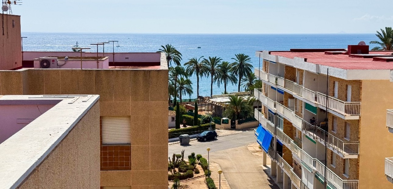 Sale - Apartment / flat -
Punta Prima