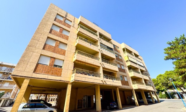 Sale - Apartment / flat -
Punta Prima