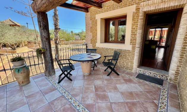 Sale - Finca / Country Property -
Los Montesinos