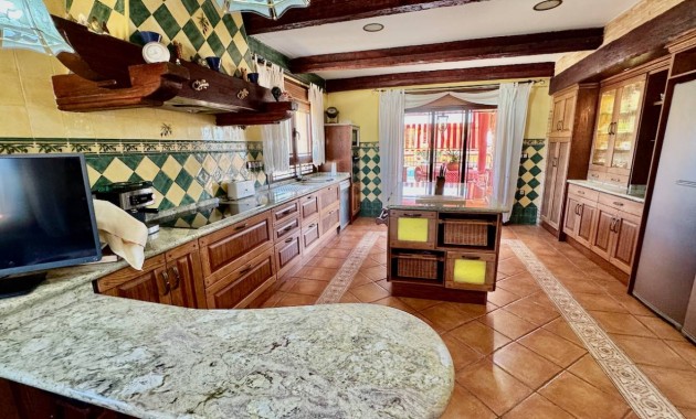 Sale - Finca / Country Property -
Los Montesinos