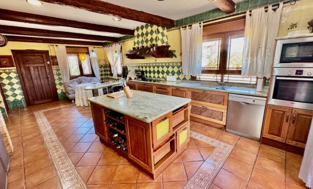 Sale - Finca / Country Property -
Los Montesinos