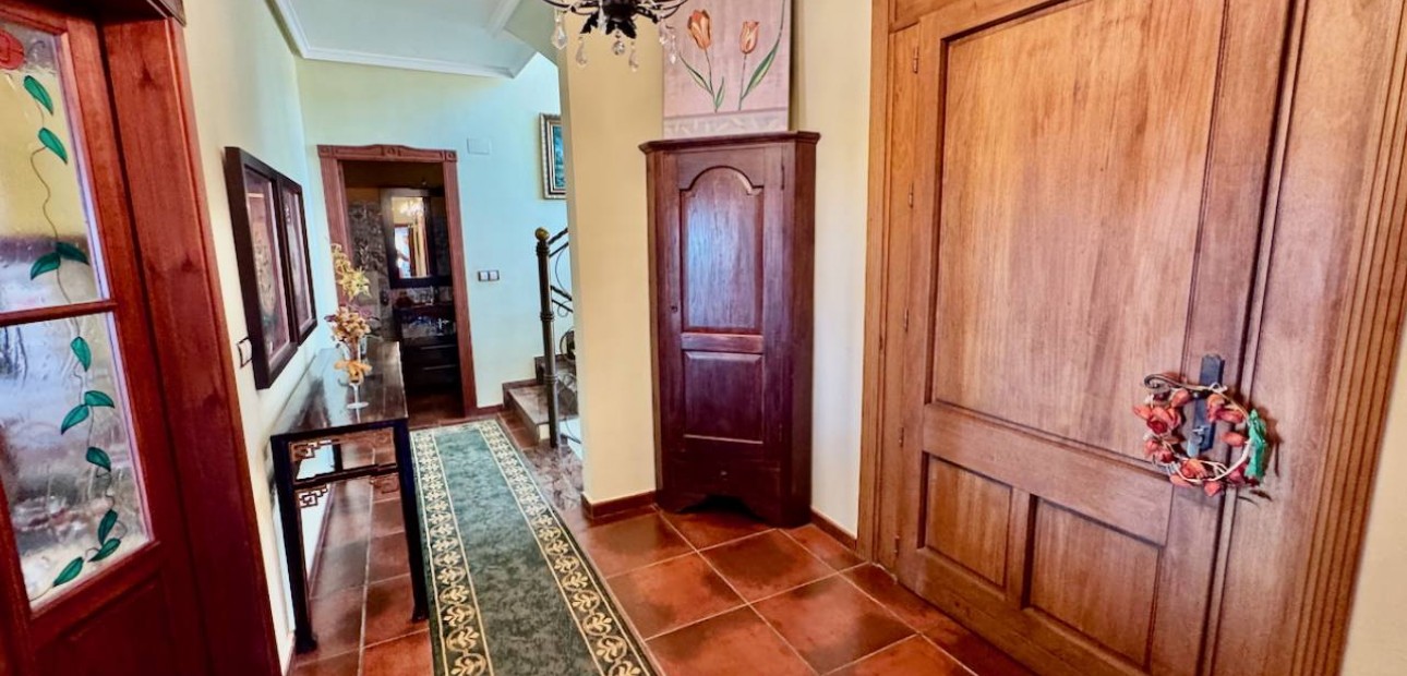 Sale - Finca / Country Property -
Los Montesinos