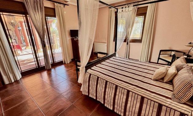Sale - Finca / Country Property -
Los Montesinos
