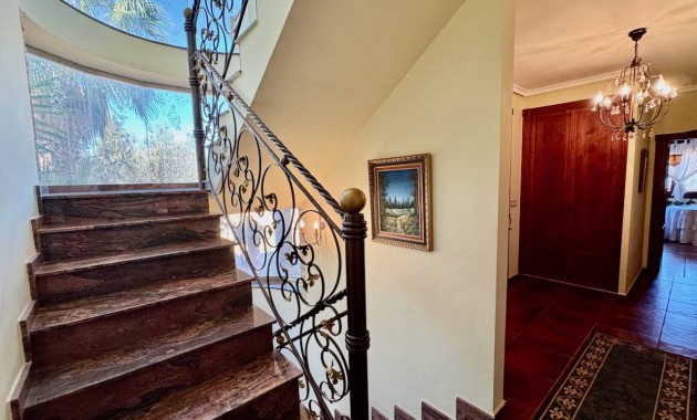 Sale - Finca / Country Property -
Los Montesinos
