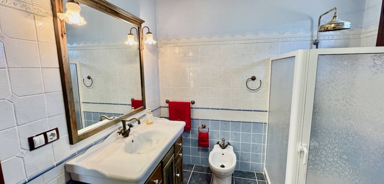 Sale - Finca / Country Property -
Los Montesinos
