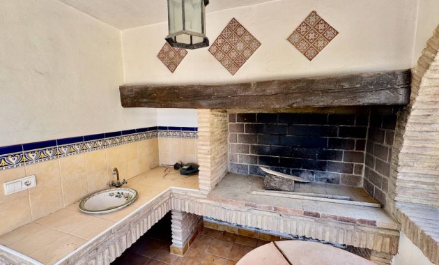 Sale - Finca / Country Property -
Los Montesinos