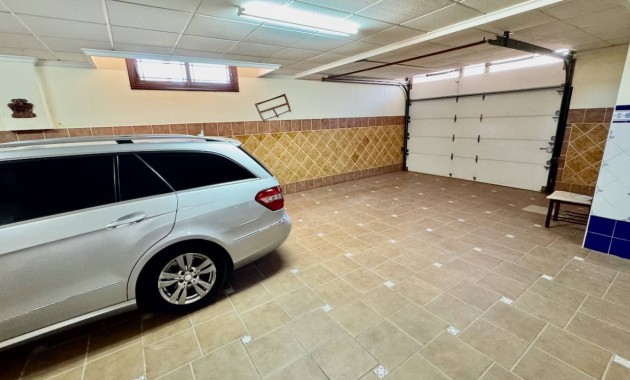 Sale - Finca / Country Property -
Los Montesinos