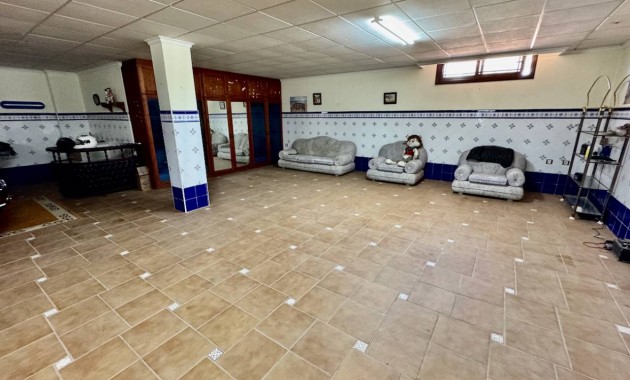 Sale - Finca / Country Property -
Los Montesinos