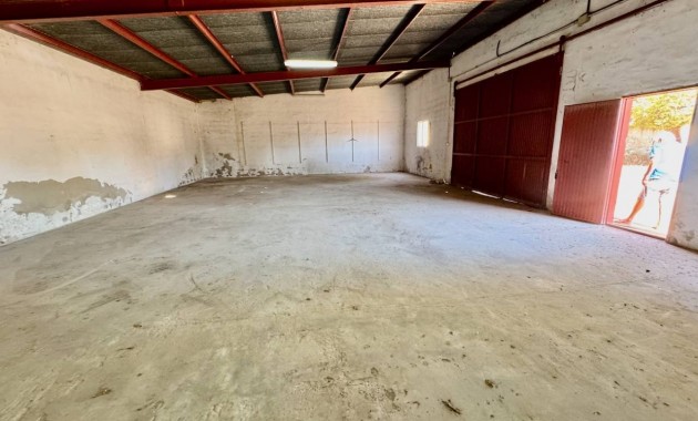 Sale - Finca / Country Property -
Los Montesinos
